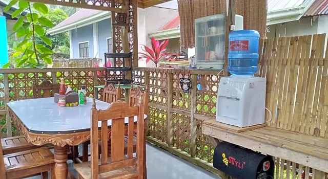 JUNJALs Backpackers Chalet, Réserver Chalet Cottages à Batuan, Cottage