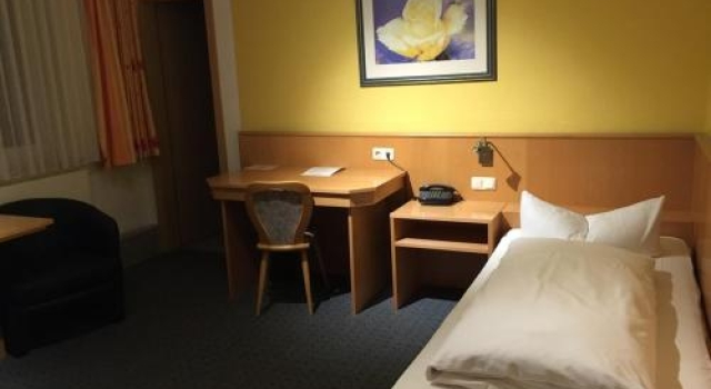 Hotel Am Bergpark Neue Drusel, Забронировать Отель Отели земли Гессена 3 звезды, 3*