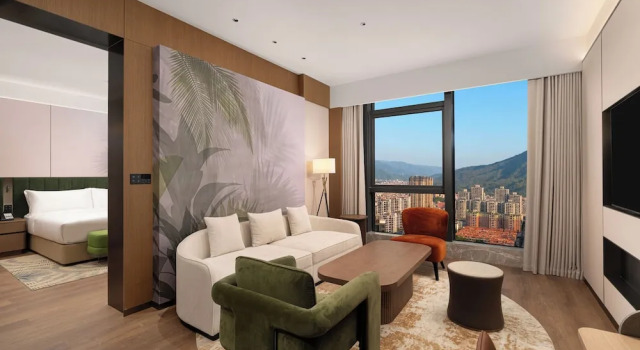 Двухместный люкс Deluxe Hilton Garden Inn Shanwei Luhe