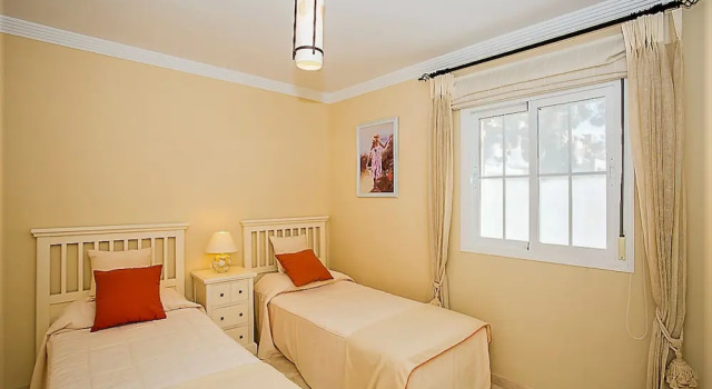 Elviria Penthouse close to Beach, Забронировать Отель Отели Марбелья 4 звезды, рядом с Теннисный и спортивный клуб Don Carlos, 4*
