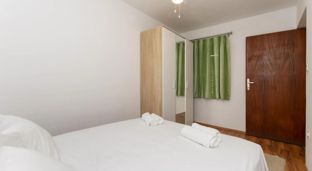 Apartments Goranka in Kastel Kambelovac, Rezerwuj Apartament Hotele w Split-Dalmatia County z parkingiem, Parking