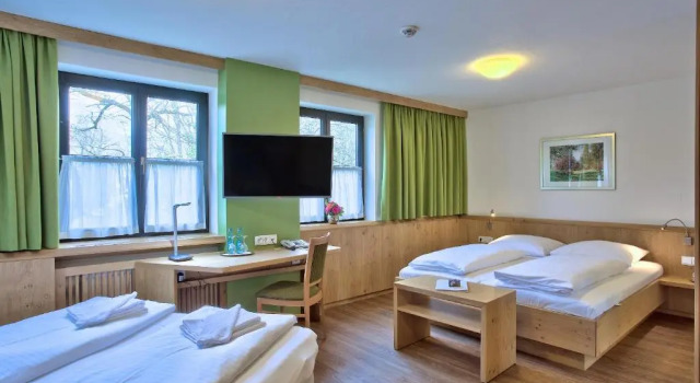 Четырёхместный номер Hotel zur Mühle