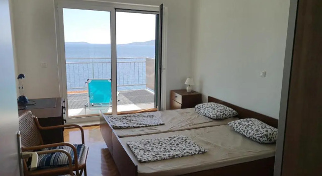 Hugh luxury house with 3 big terrace and sea view, Забронировать Отель Округ-Доньи Ciovo Island