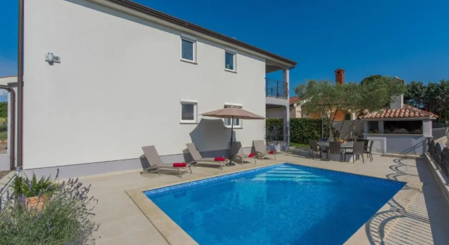 Апартаменты с видом на бассейн Silver Holiday House
