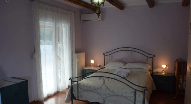4 Bedroom Family Friendly Home, Rezervovat Hotel Hotely v Corinthia Regional Unit s parkováním, Parkování
