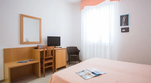 Трёхместный номер Standard с балконом Hotel Mediterraneo