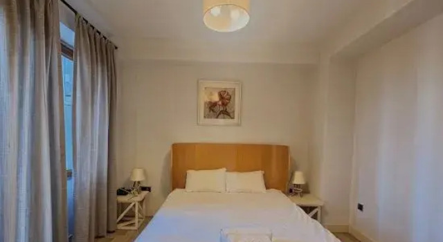 Люкс Deluxe Taksim Square—1BR Deluxe Suite 05