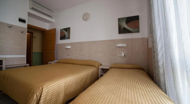 Трёхместный номер Standard Hotel Plaza