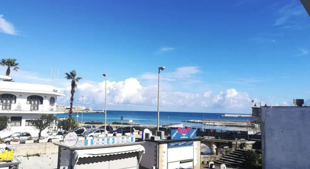 Коттедж c 1 комнатой с балконом и с видом на город Casa Vanessa Modern one-bedroom apartment with sea view in central Otranto