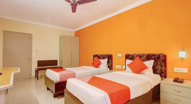 OYO 10596 Hotel Indu