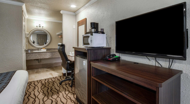 Четырёхместный номер Standard Americas Best Value Inn Richmond