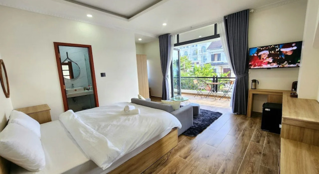 Двухместный люкс с балконом KSol Hotel & Apartment
