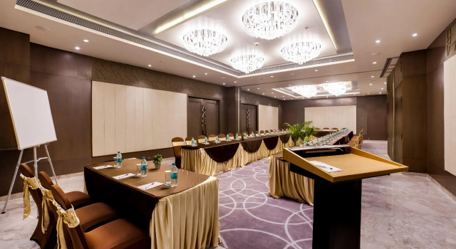 The Fern Residency Bhopal, Series by Marriott, Забронировать Отель Бхопал штат Мадхья-Прадеш, рядом с Железнодорожный вокзал Хабибгандж