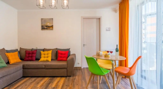 APARTMENT422