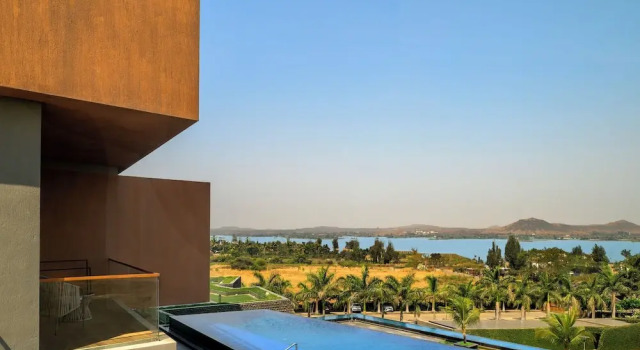 Номер Premium с красивым видом из окна Aria Resort & Spa