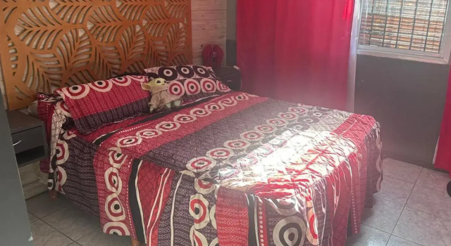 Casa Roja 2 cdas del mar, Забронировать Отель Недорогие отели провинции Буэнос-Айреса, недорого