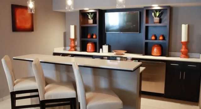 Номер Premium Holiday Inn Hotel & Suites Davenport by IHG