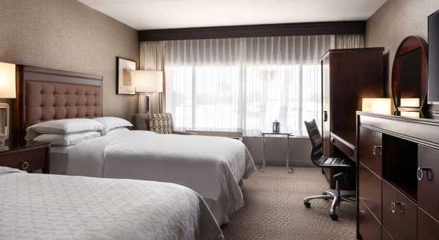 Четырёхместный номер Standard с балконом Wyndham Phoenix Airport - Tempe