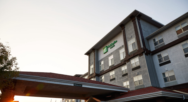Holiday Inn Hotel & Suites Madison West, Rezervați Hotel Middleton Wisconsin