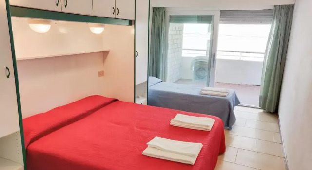Трёхместный номер Standard с балконом и с видом на море Hotel Ambra