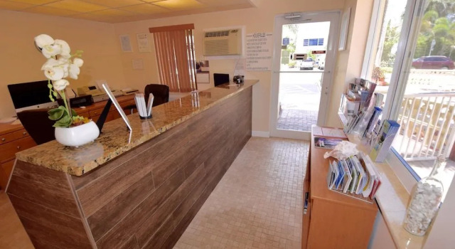 Surf Side Resort, Varaa Lomakeskus Hotellit Broward County uima-altaalla, Uima-allas