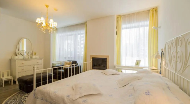 Апартаменты Charming 3-Bedroom Apartment