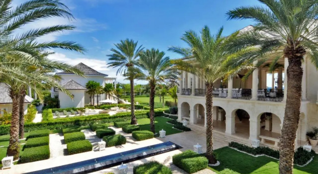 Luxury 9-bedroom Ocean and Golf Front Mansion With Full Service Staff in Exclusive Resort, Prenota Resort Punta Cana Repubblica Dominicana