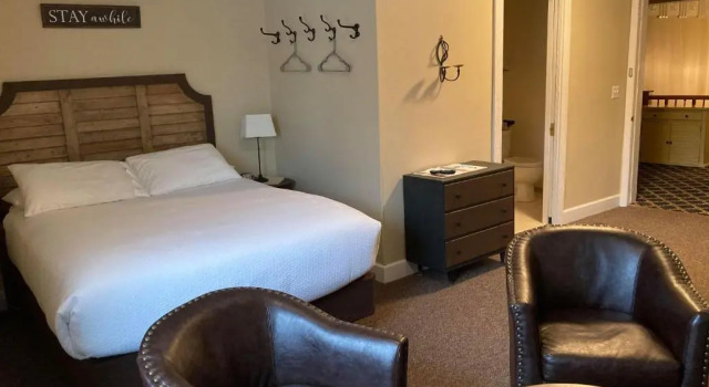 Номер Deluxe Hotel Frankfort & Restaurant