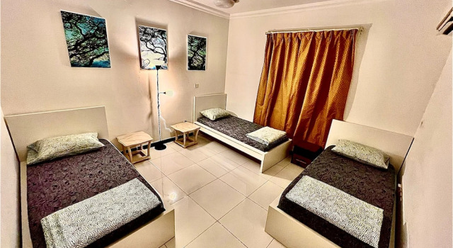 Home Stay Hostel, Book Hostel Hotels in Doha with Parking, Parking