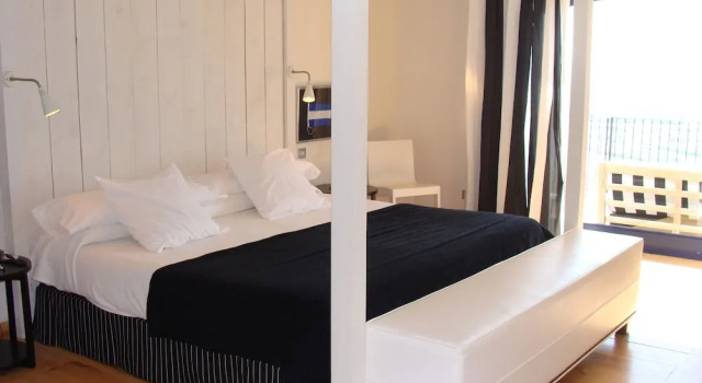 Двухместный номер Standard с балконом и с красивым видом из окна Hotel Trias