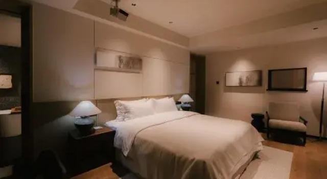 Suite Live in Chestnut