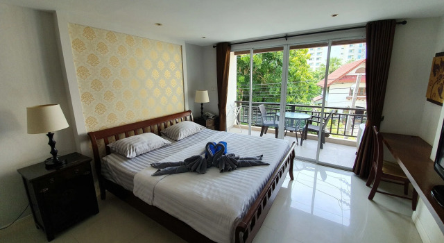 Jomtien Beach Penthouses, Забронировать Апартаменты/квартира Джомтьен-Бич Паттайя