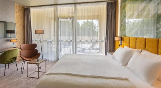 Двухместный номер Standard с балконом Hotel Azur Premium