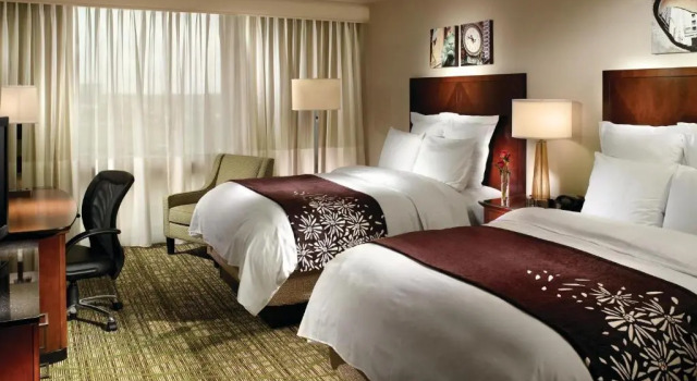 Одноместный номер Deluxe с видом на воду Marriott Chicago O’Hare