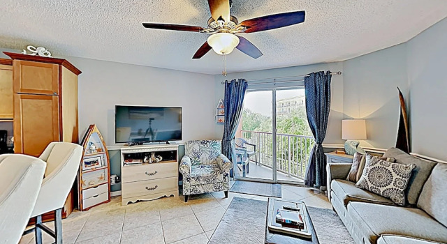 Modern Beachside Gem W/ 2 On-site Pools & Hot Tub 1 Bedroom Condo