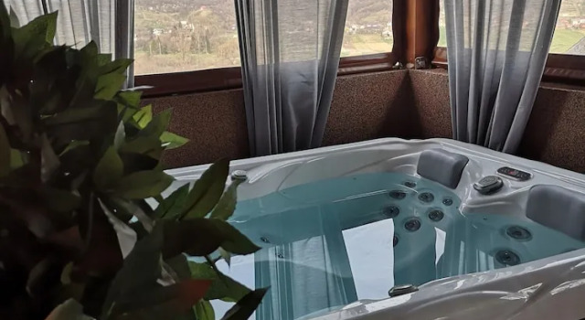 Апартаменты с красивым видом из окна Viksa with Hot Tub