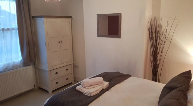 3 Bedroom House With Garden in Ware, Rezervați Hotel Ware 