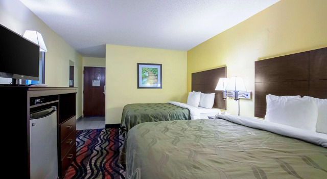 Четырёхместный номер Standard Quality Inn Holly Springs South