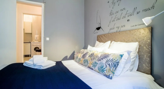 Tram 28 Apartment, Забронировать Апартаменты/квартира Мизерикорди Лиссабон, рядом с Lisboa Story Centre