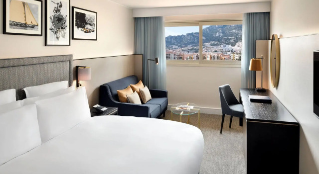 Двухместный номер Superior Columbus Hotel Monte-Carlo, Curio Collection by Hilton