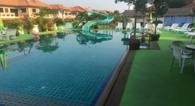 Tropical Pool
