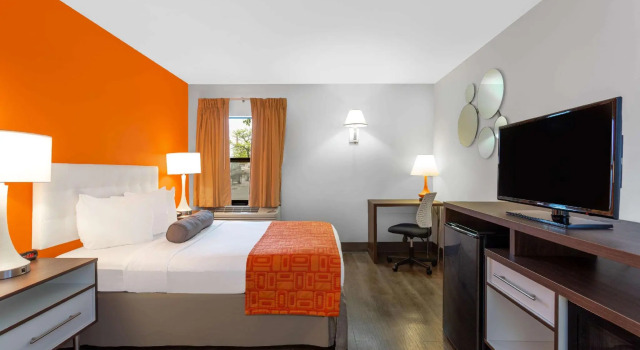 Двухместный номер Howard Johnson by Wyndham Waukegan Great Lakes