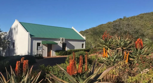 Коттедж Luxury Berluda Farmhouse and Cottages
