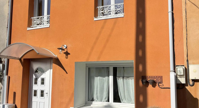 Atmospheric holiday home in Bréville-sur-Mer with terrace, Забронировать Отель  