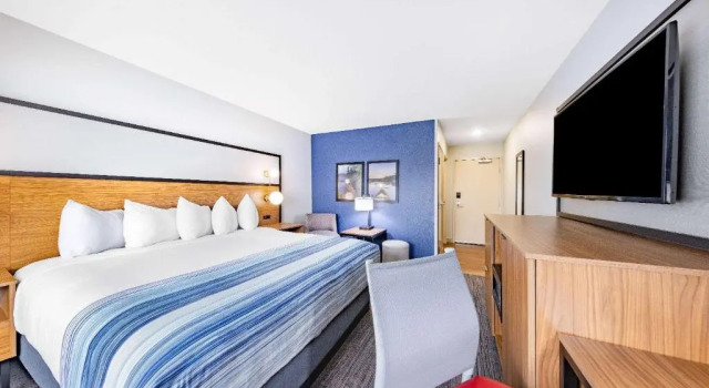 Номер Standard AmericInn by Wyndham International Falls
