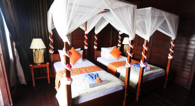 Bastianos Lembeh Dive Resort, Prenota Resort Bitung North Sulawesi