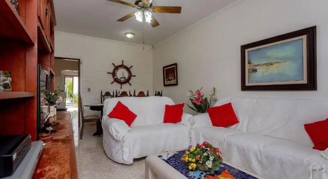 Casa com piscina e churrasqueira próximo à praia, Забронировать Отель Отели Карагуататуба 3 звезды, 3*