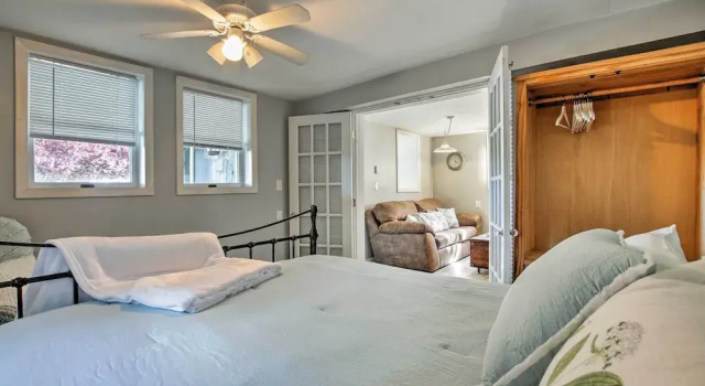 Коттедж Deluxe Waterford Home w/ Views, Outdoor Bar & More