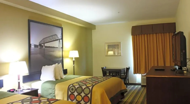 Четырёхместный номер Standard The Bridges Hotel