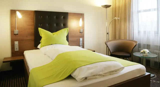 Hotel Fuchsen, Забронировать Отель Кирххайм-унтер-Текк Swabian Alps